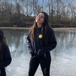 Meet your Posher, Brie